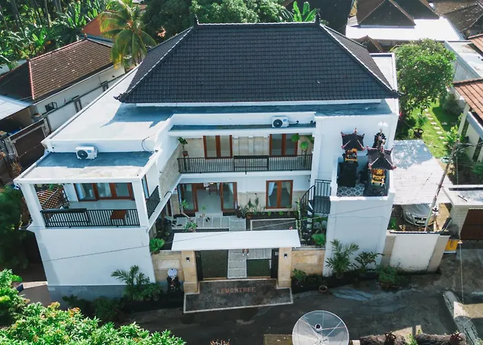 イン Lemon Tree Bali ロヴィーナ