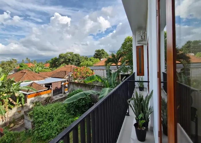 Lemon Tree Bali ロヴィーナ